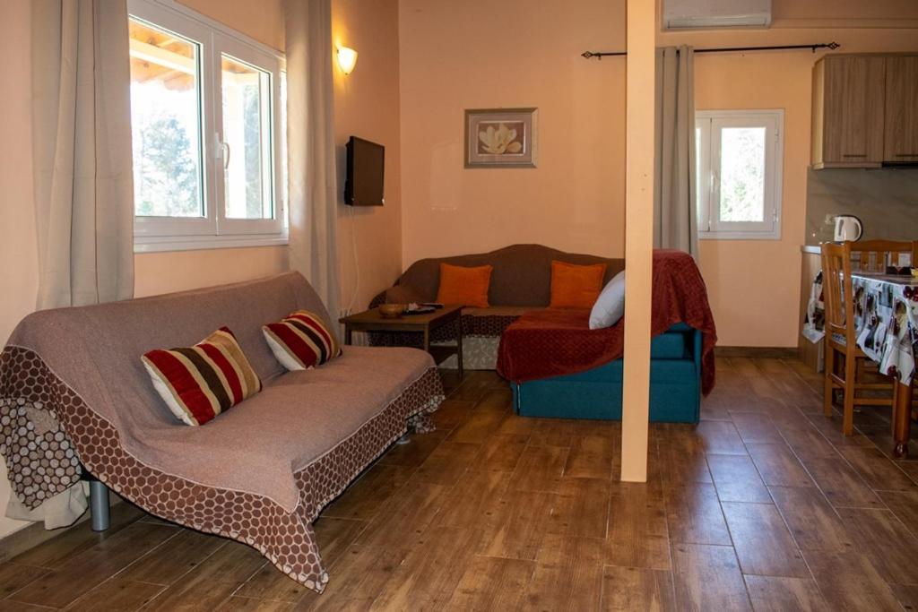 Takis & Eirini Family Apartments Перама Екстер'єр фото